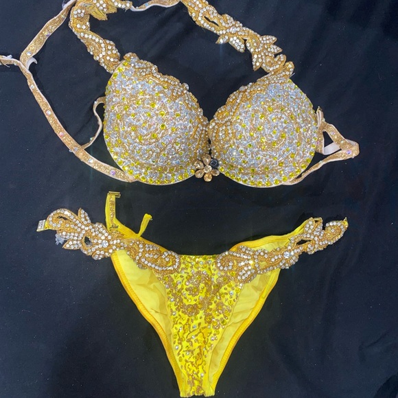 WBFF suit worn once! - Picture 3 of 5